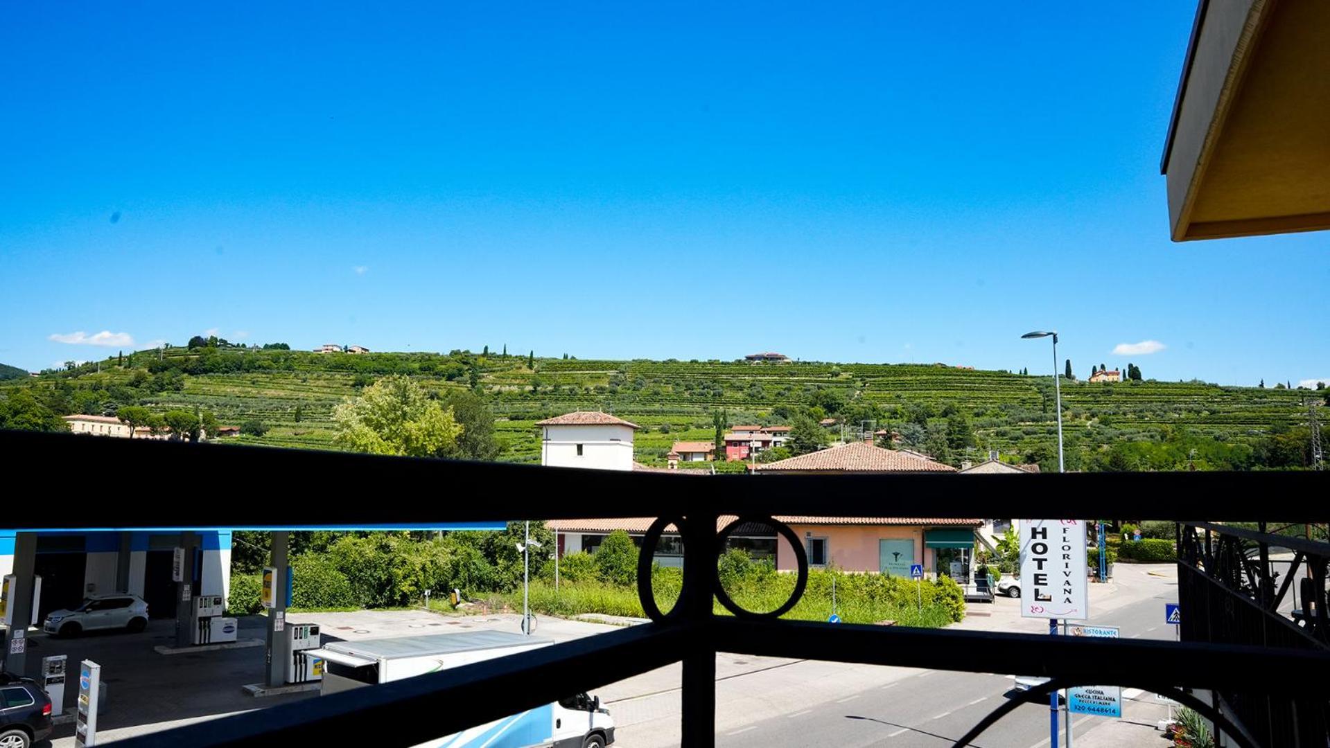 Florivana Boutique Hotel Ristorante San Pietro in Cariano Zewnętrze zdjęcie